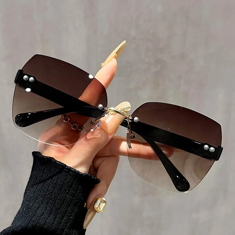 

3PCS Rimless Gradient Sunglasses for Women Beach Gradient Frameless Sunglass Anti Radiation ShadesFashion