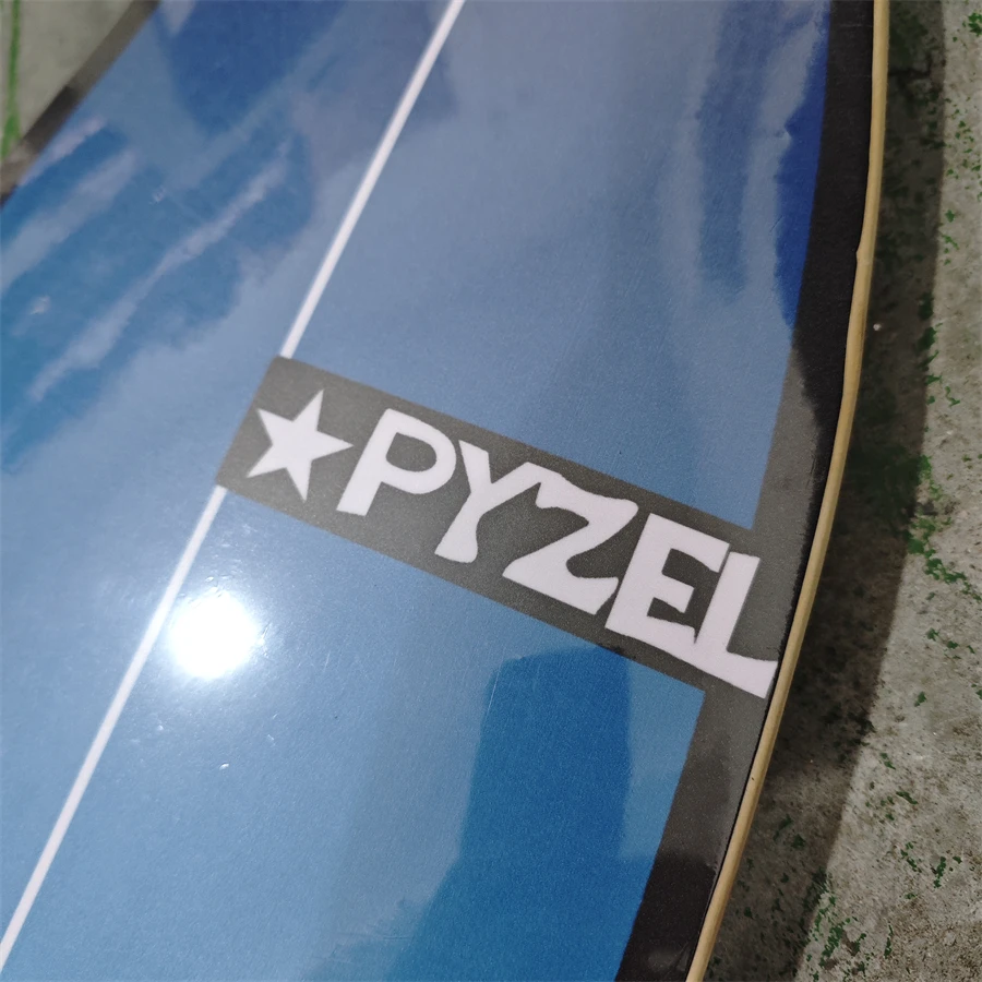 Komplettes Set YOW Land Surf Skateboard PYZEL Modell Rot und Blau Designs 33,5 Zoll mit doppelten geschwungenen Seiten, professionelle Qualität – Detail 6