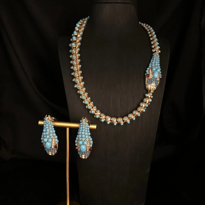 Retro Palace Style Turquoise Beaded Jewelry Set with Ornate Pendant Statement Snake Head Drop Earrings necklace