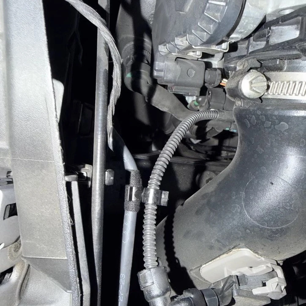 3.0T Engine Protectors Engine Bay Brackets Heat-stabilized Nylon Soft Rubber Padding High Temperature Resistant