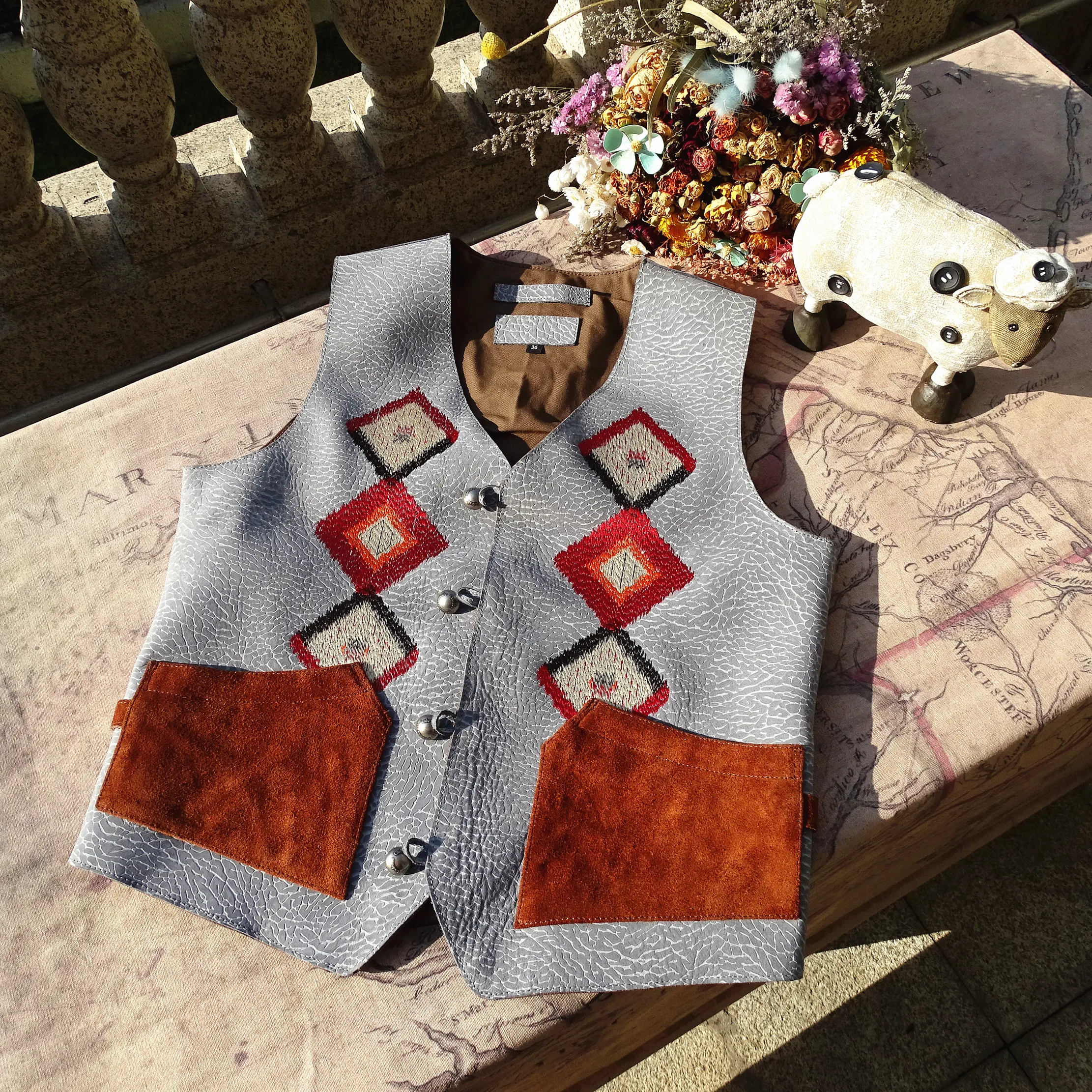 

Southwest Totem Embroidery RRL American Retro Western Leather Vest ort Faion Urban Sle Single Button V-ne Casual Leat...