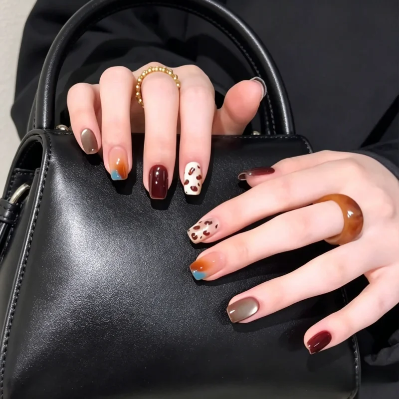

30Pcs False Nails Short Square Solid Color Cat-Eye Unique Skin-Brightening Press-On High-Quality Nails—Perfect for Girls