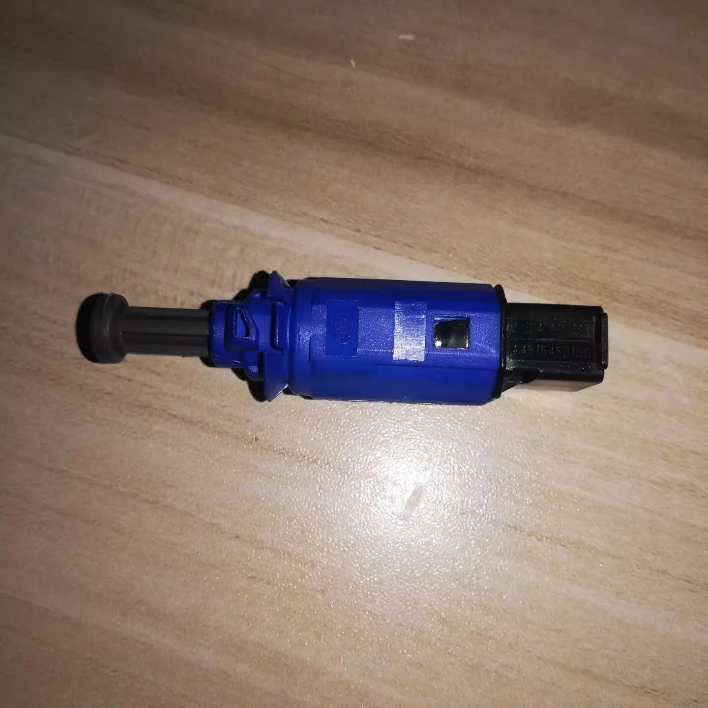 

1Pc for SMART 451 brake light switch, brake pedal switch, brake light switch