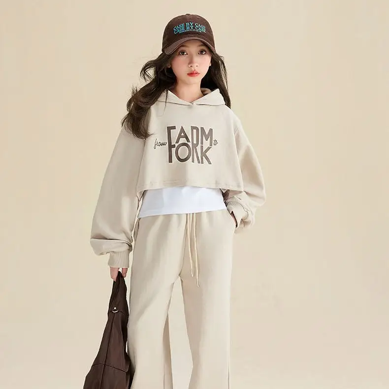 

2025 г., осенне-зимняя детская одежда для девочек, костюм, детская толстовка с надписью, топ с капюшоном и широкие брюки, спортивный костюм 4, 8, 10, 12 лет