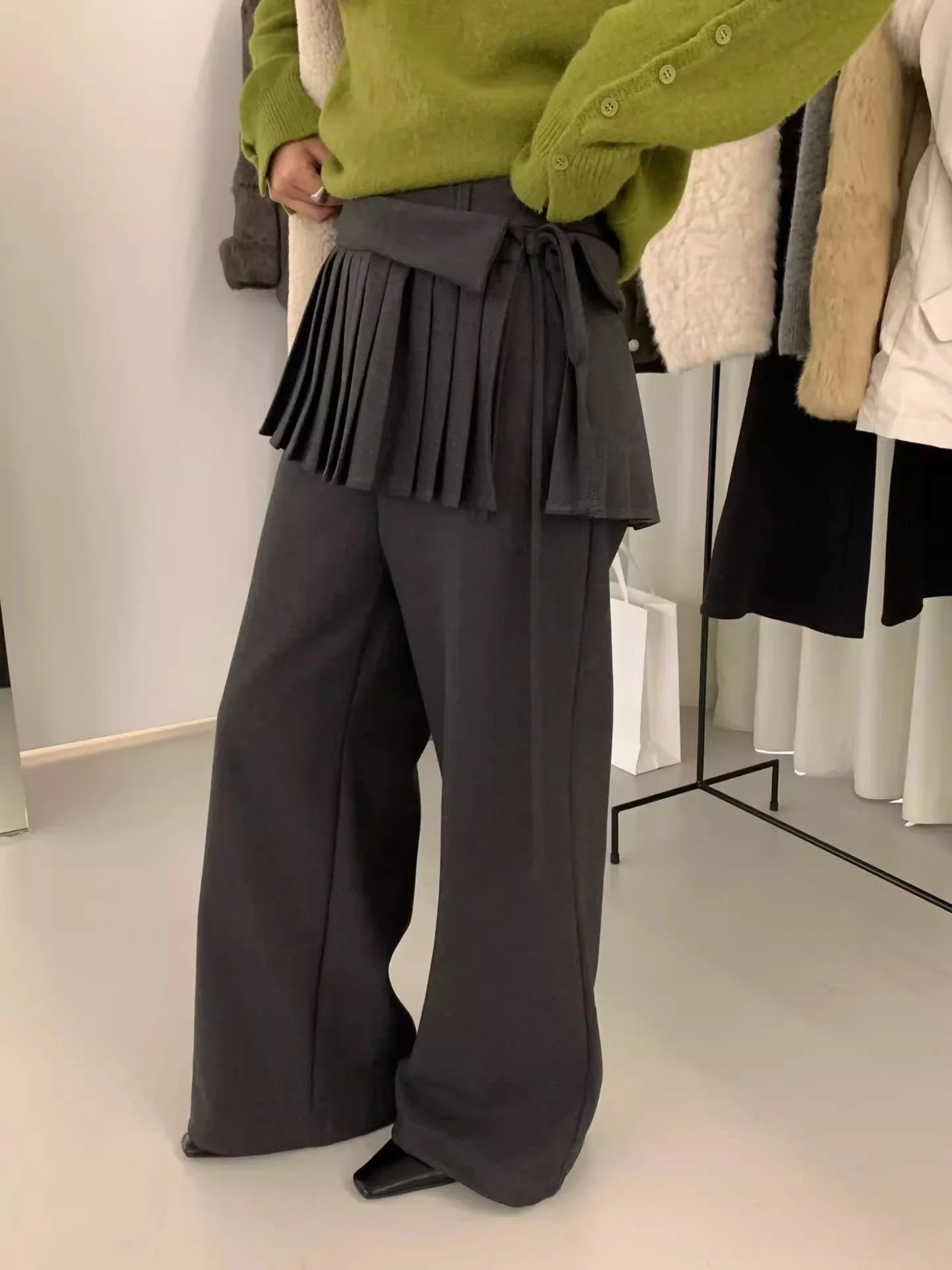 

Весна 2026: Новые женские повседневные брюки в корейском стиле Dongdaemun, широкие, с отстегивающимися элементами, на флисовой подкладке, плиссированные, с эффектом драпировки