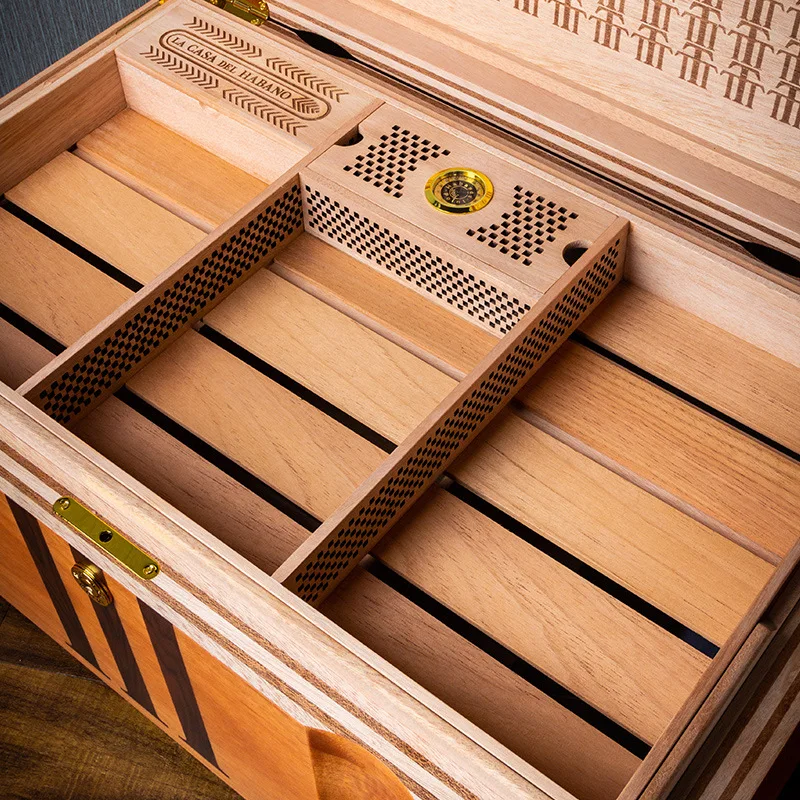 Cuban 3T cigar moisturizer, large-capacity Spanish cedar wood cigarette case, original gift box.