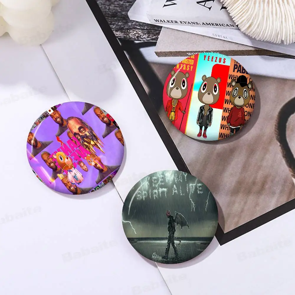 كاني يي ويست مغني الراب لينة زر دبوس شارة معدنية مستديرة التلبيب دبوس أجزاء هدية أصدقاء طفل المجوهرات