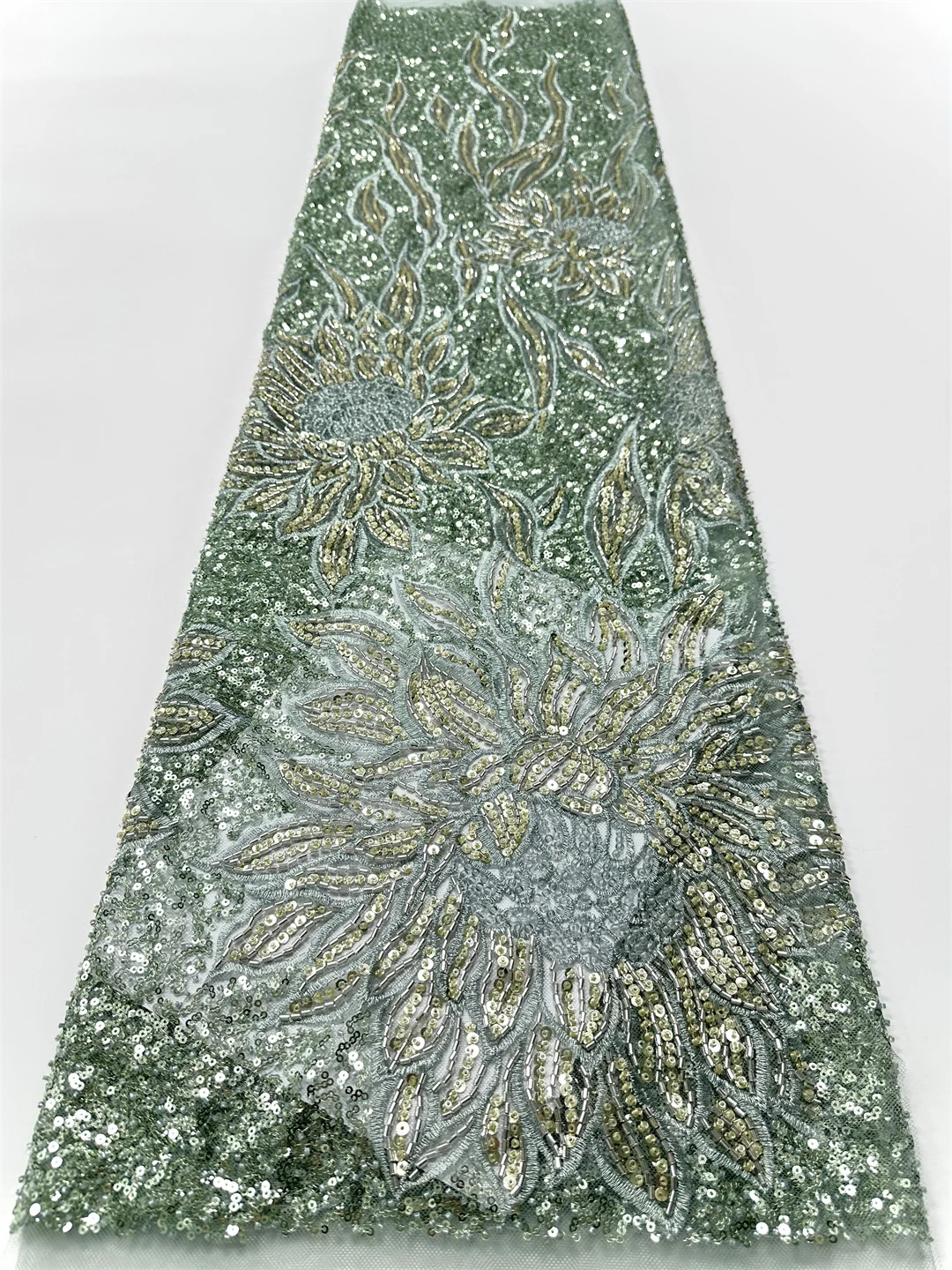 New Design African Heavy Beaded Lace Fabric 2025 High Quality Nigerian Sequins Lace French Tulle Fabric For Wedding Party Dress