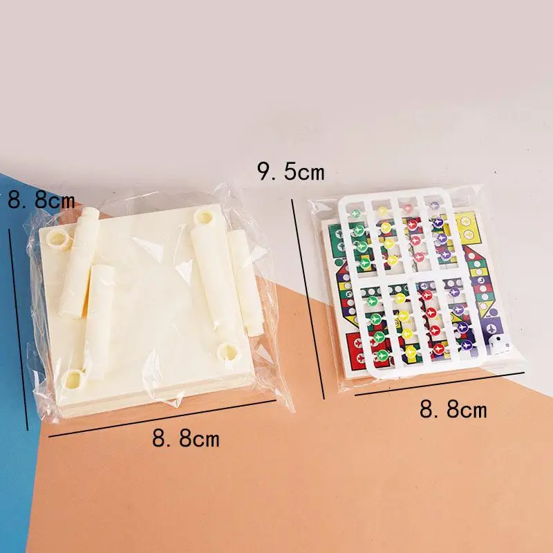 Nuovo 1 Set Accessori per casa delle bambole Decor Set di scacchi in miniatura Mini tavolo con sedia Scacchi volanti Ludo Gioco da tavolo Go Modello di gioco