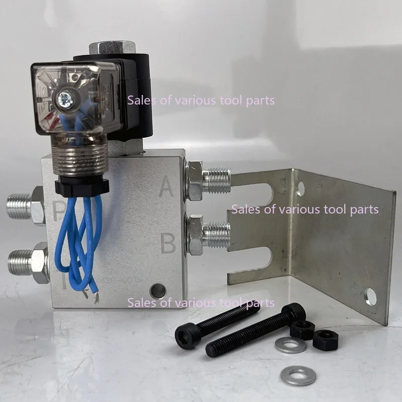 1PC Excavator Quick Change Connector Hydraulic Solenoid Valve 12V 24V Three-hole Three-way Valve