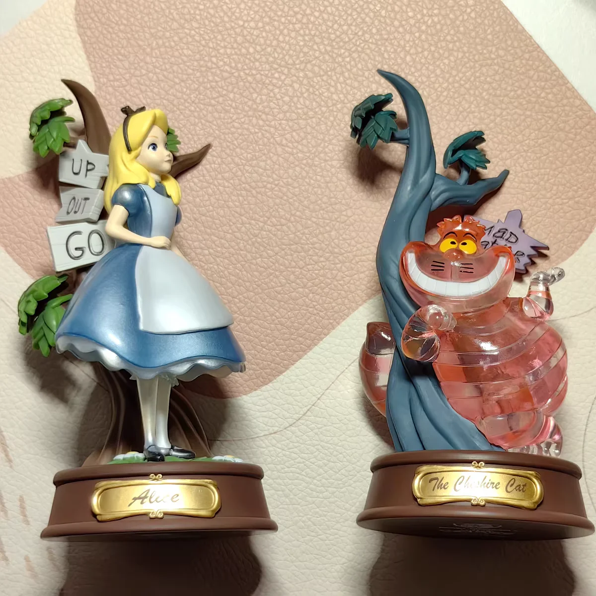 Original alice no país das maravilhas anime figura cheshire gato crianças brinquedos boneca de aniversário presente natal ornamentos modelo colecionável presente