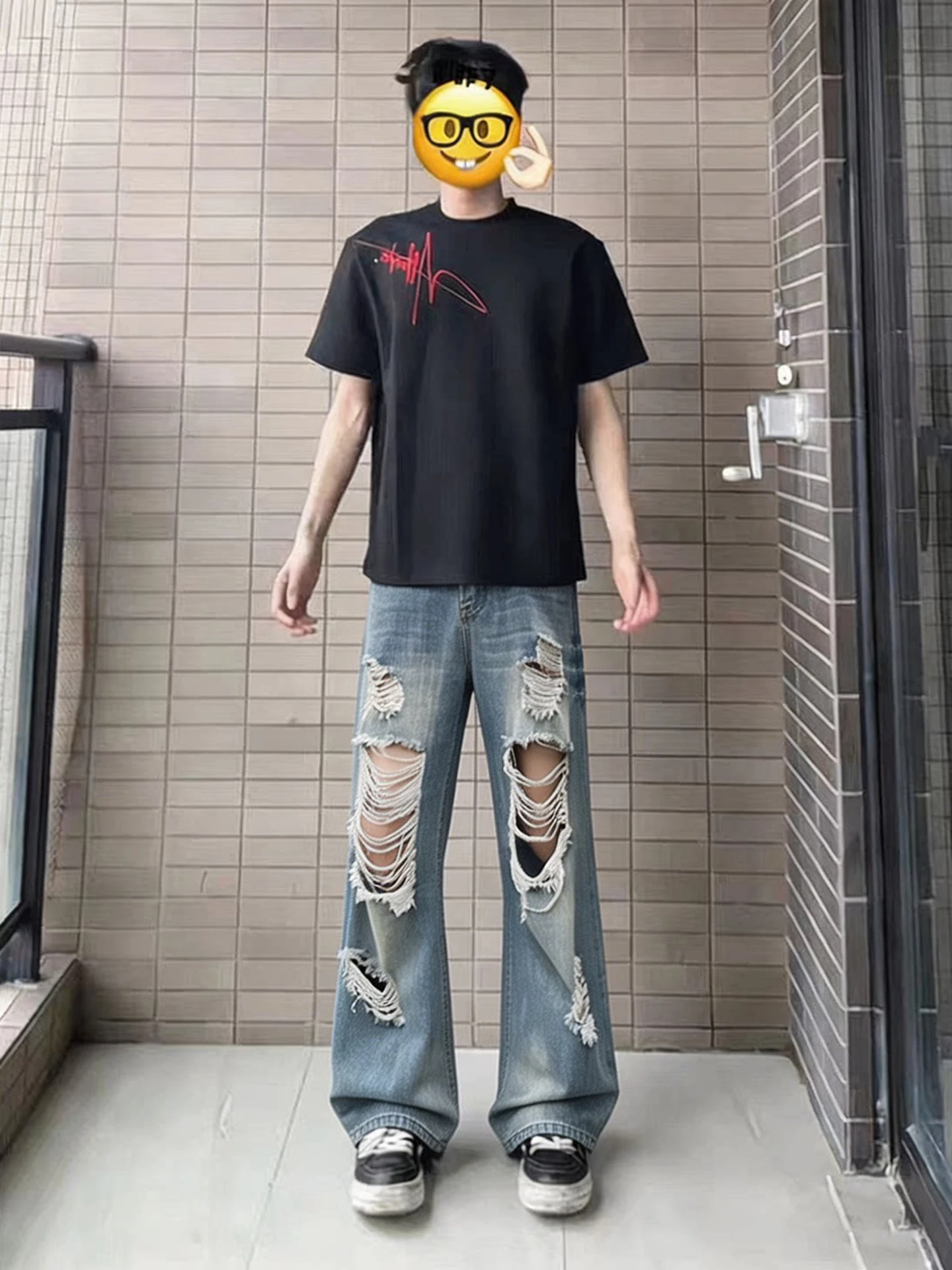 

Мужские джинсы прямого кроя в стиле High Street с эффектом потертости, с крутым и стильным дизайном с дырками, повседневные, из смесового хлопка и полиэстера, для весеннего сезона