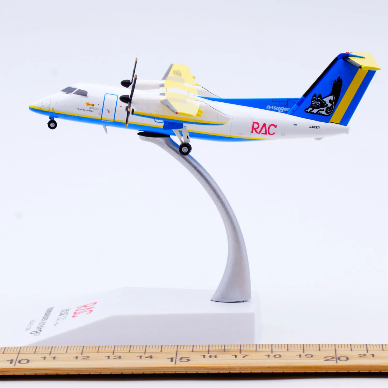 

EW28Q1003 Alloy Collectible Plane Gift JC Wings 1:200 Ryukyu Air Commuter Bombardier Dash8-Q100 Diecast Aircraft Model JA8974