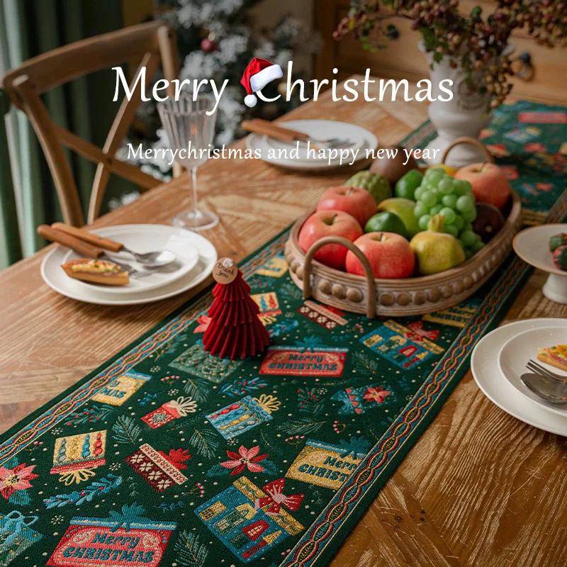 Christmas decorations, table flags, Christmas scene arrangement, atmosphere, green jacquard table tablecloth