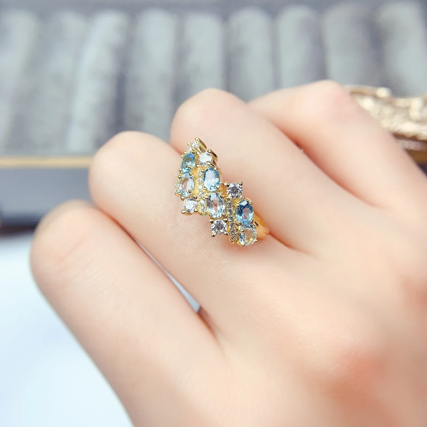 

New 925 silver topaz row ring oval 3x4mm, versatile, fashionable, light luxury, vintage, exquisite style for women