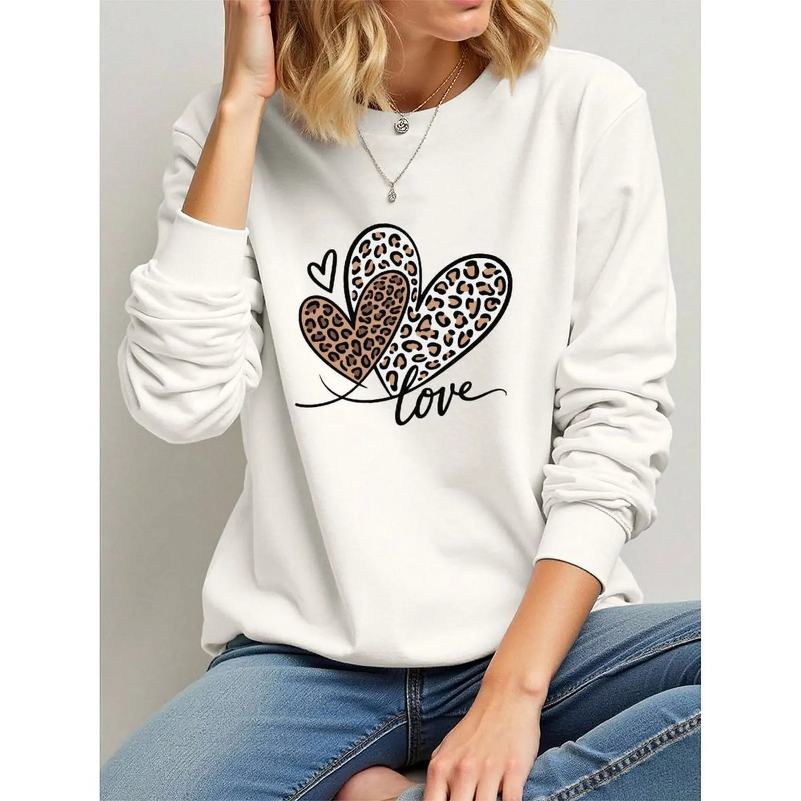 

Pullovers O-Neck Sweatshirts For Woman Long-sleeve Velvet Winter Casual Interesting Heart-shaped Leopard Print Sweatshirt