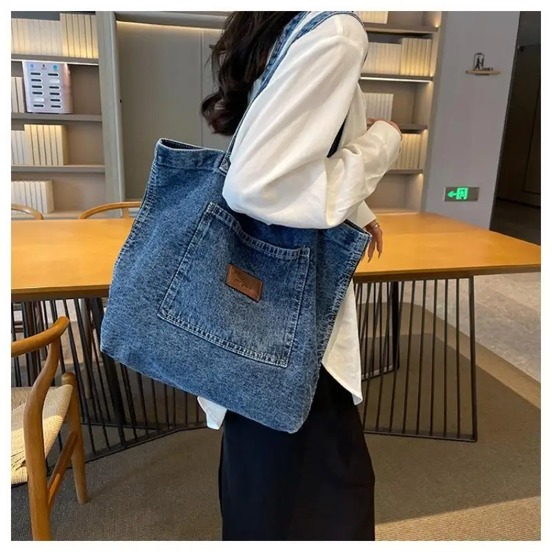 Designer-Handtasche aus Denim, luxuriöse Designer-Tragetasche, modische Clutch-Taschen, einfarbige, schlichte Damen-Handtaschen für den täglichen Gebrauch, 202 – Detail 15