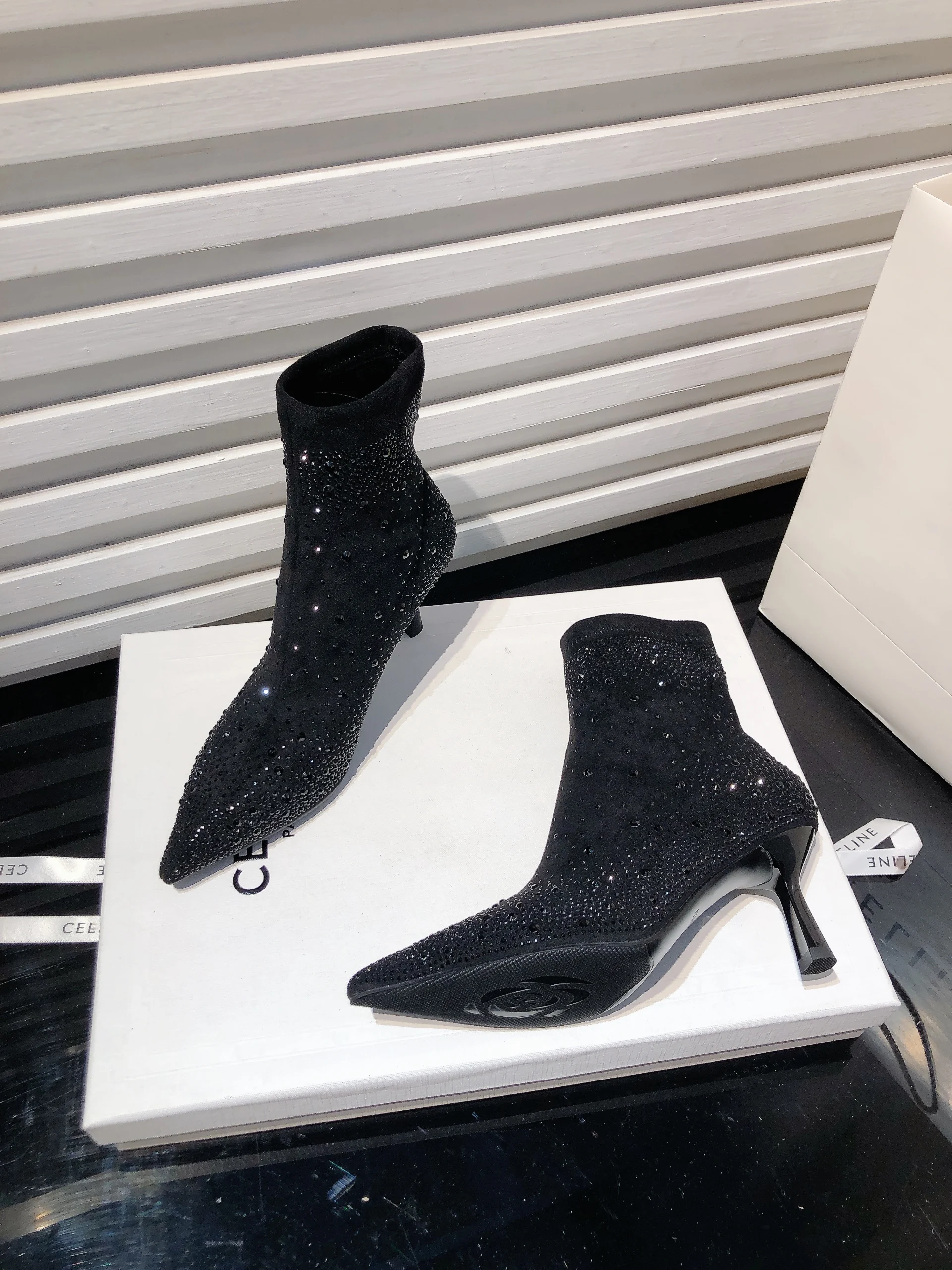 

Korean Style Slimming Luxury Velvet Elastic Boots Women's Short High Heel Fashion Boots with Feng Shui Diamonds Sexy Pointed Toe