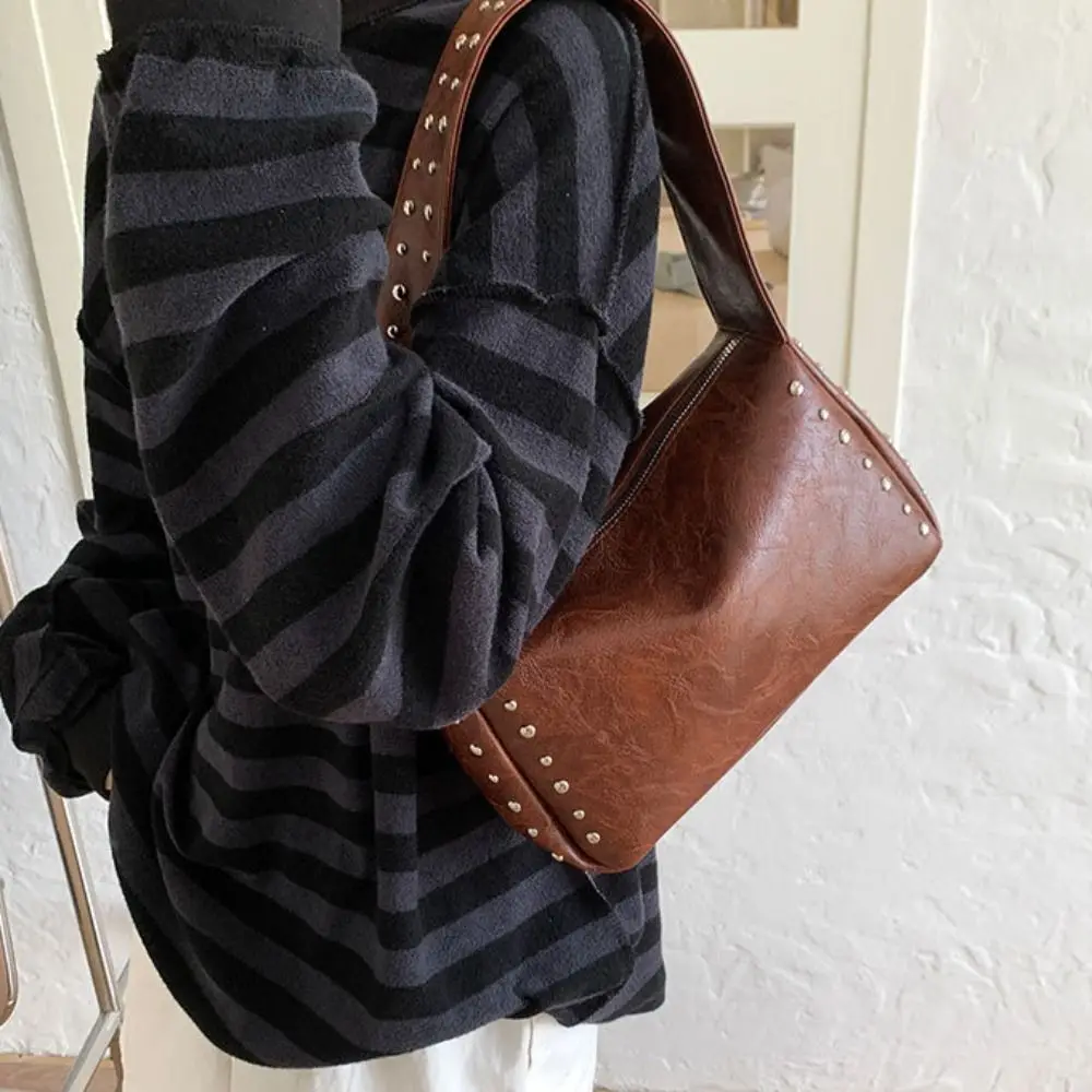 

Portable Spicy Girl Style Retro Rivet Handbag Leisure Square Pillow Underarm Bag Solid Color French Commuting Shoulder Bag Women