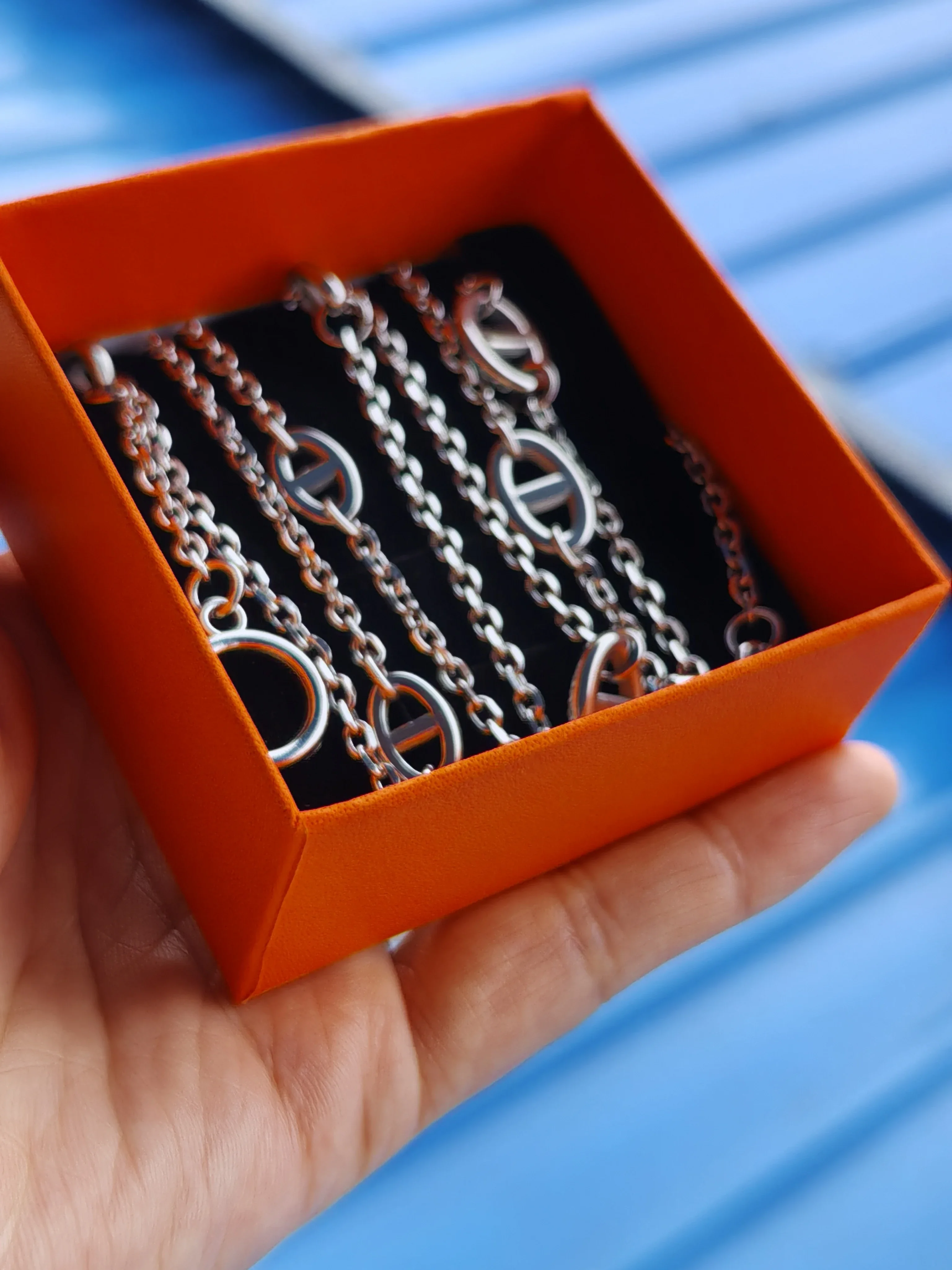 new-light-luxury-european-and-american-fashion-various-wearing-styles-shoulder-chains-multi-layer-stacked-pig-nose-necklace