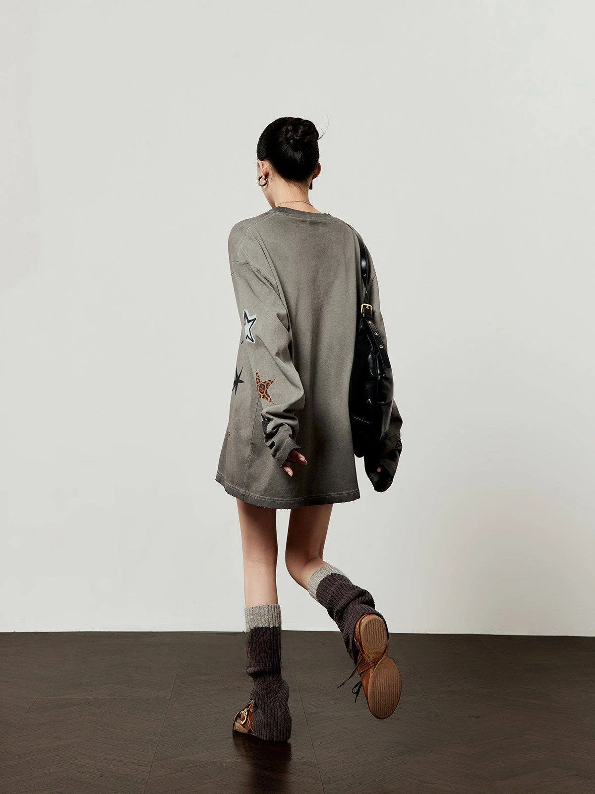 

Женская свободная футболка с круглым вырезом и принтом, повседневный хлопковый топ с длинными рукавами, Galaxy Mix Match, весенняя новинка, Sle Zhou Li Wu