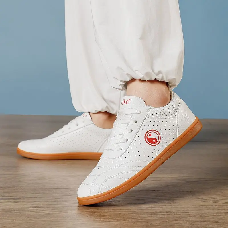 أحذية فنون الدفاع عن النفس خفيفة الوزن غير قابلة للانزلاق أحذية كاجوال للرجال والنساء أحذية تاي تشي جديدة مريحة ومقاومة للاهتراء