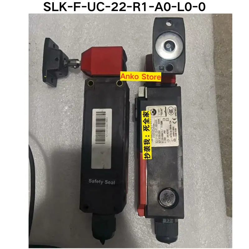 

Б/у тест ОК,SLK-F-UC-22-R1-A0-L0-0 Замок безопасности двери 601.8169.054