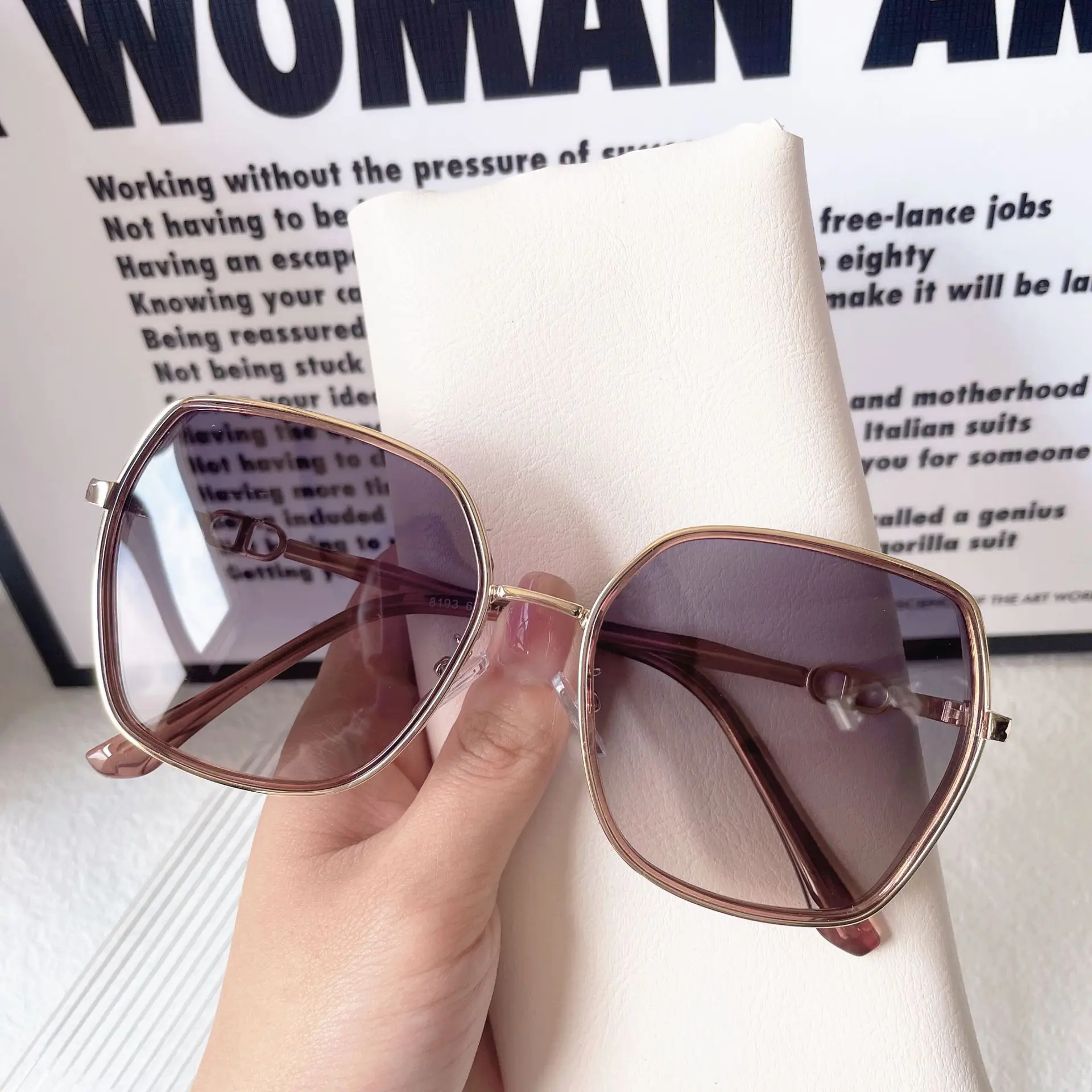 ظلال مستقطبة عالية الجودة لعام 2025 - نظارات شمسية للقيادة للحماية من الأشعة فوق البنفسجية للنساء، نظارات شمسية عصرية متغيرة الألوان تدريجية