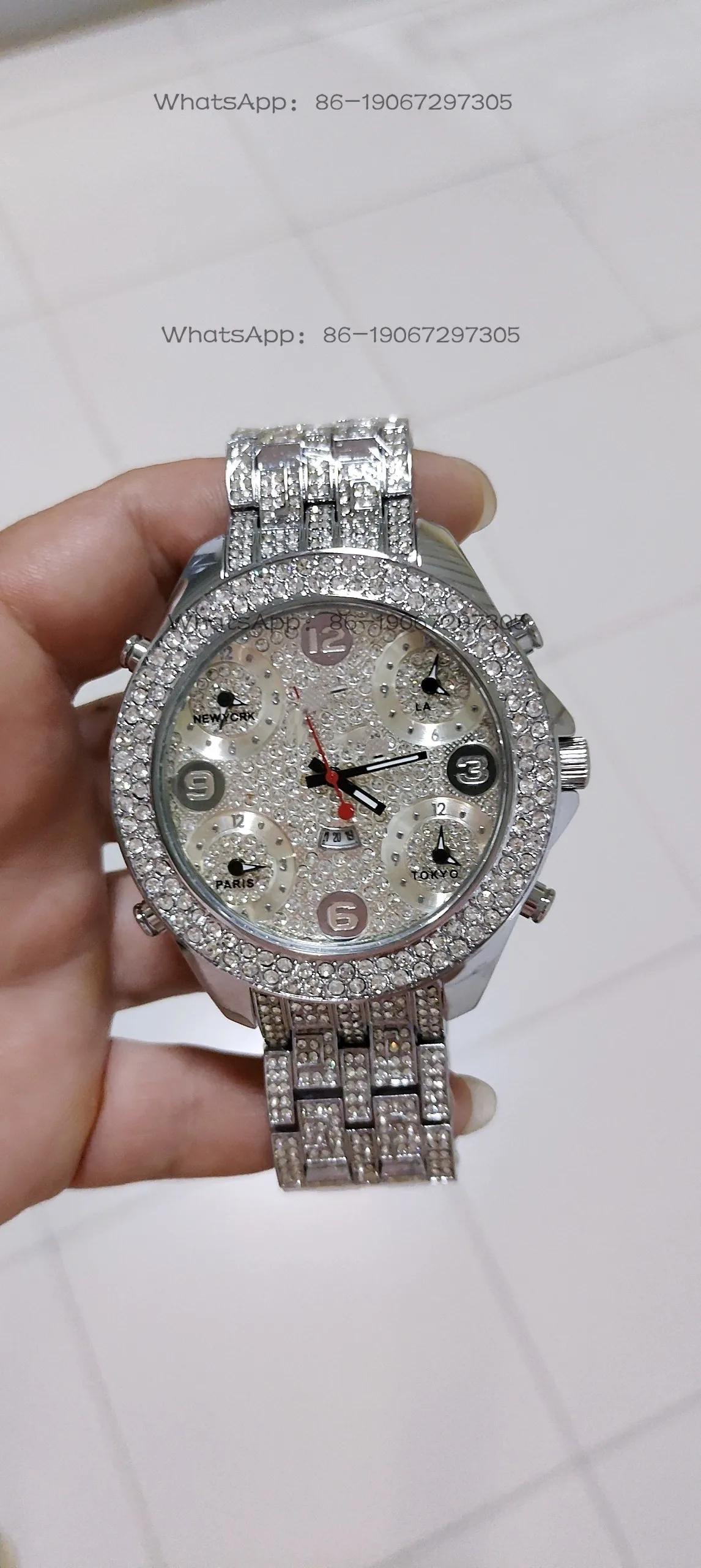 

Large Plate Quartz Gypsy Multi-time Zone Map Couple High-end Rhinestone New Version Steel Belt Watch