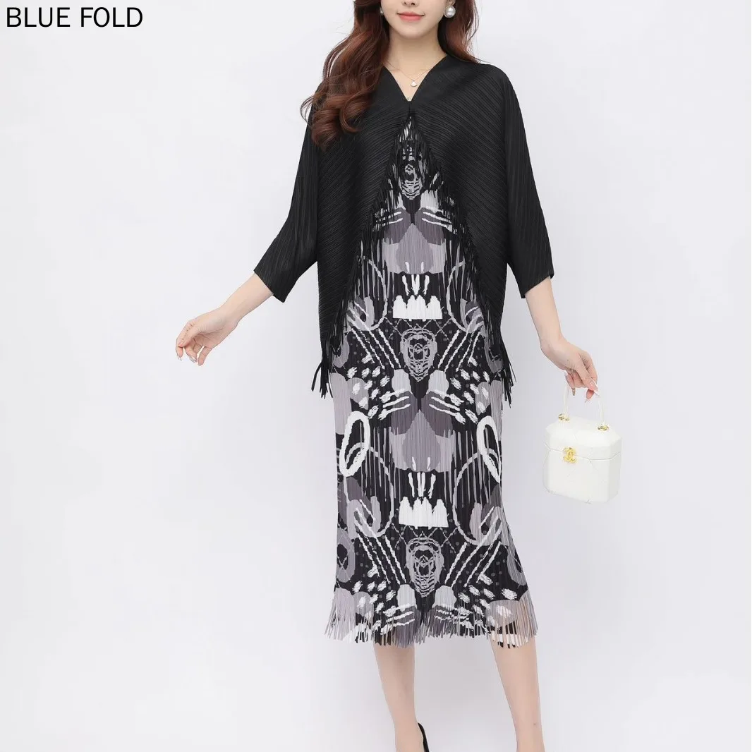 MIYAKE Pleated Dress Women Spring and Autumn High-end Temperament Fashion Printing Contrast Color Tassel Bat Sleeves V-neck