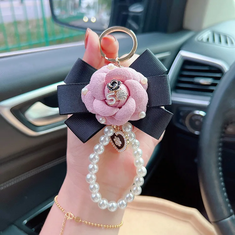 Creative Thread Camellia Flower Key Chain Pearl Chain Fashion Personality Bag Pendant for Women Car Keychain Accessories