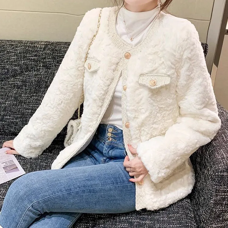 Ladies Round Collar Thicken Warm Plush Outwear New Autumn Winter White Faux Fur Jacket Women Korean Fashion Short Lamb Wool Coat