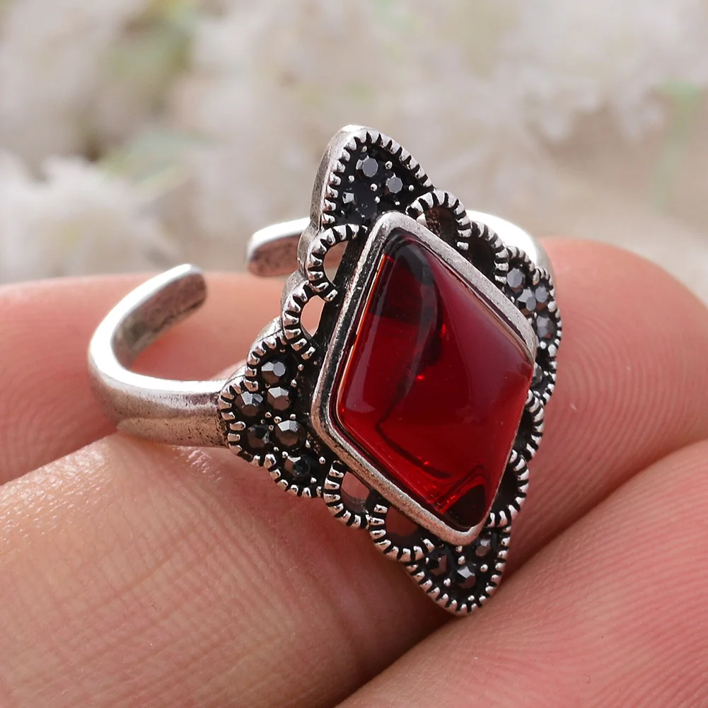 New Arrival Retro Rhombus Design Garnet Stone Thai Silver Lady Ring For Women New Year Gifts Jewelry Cheap