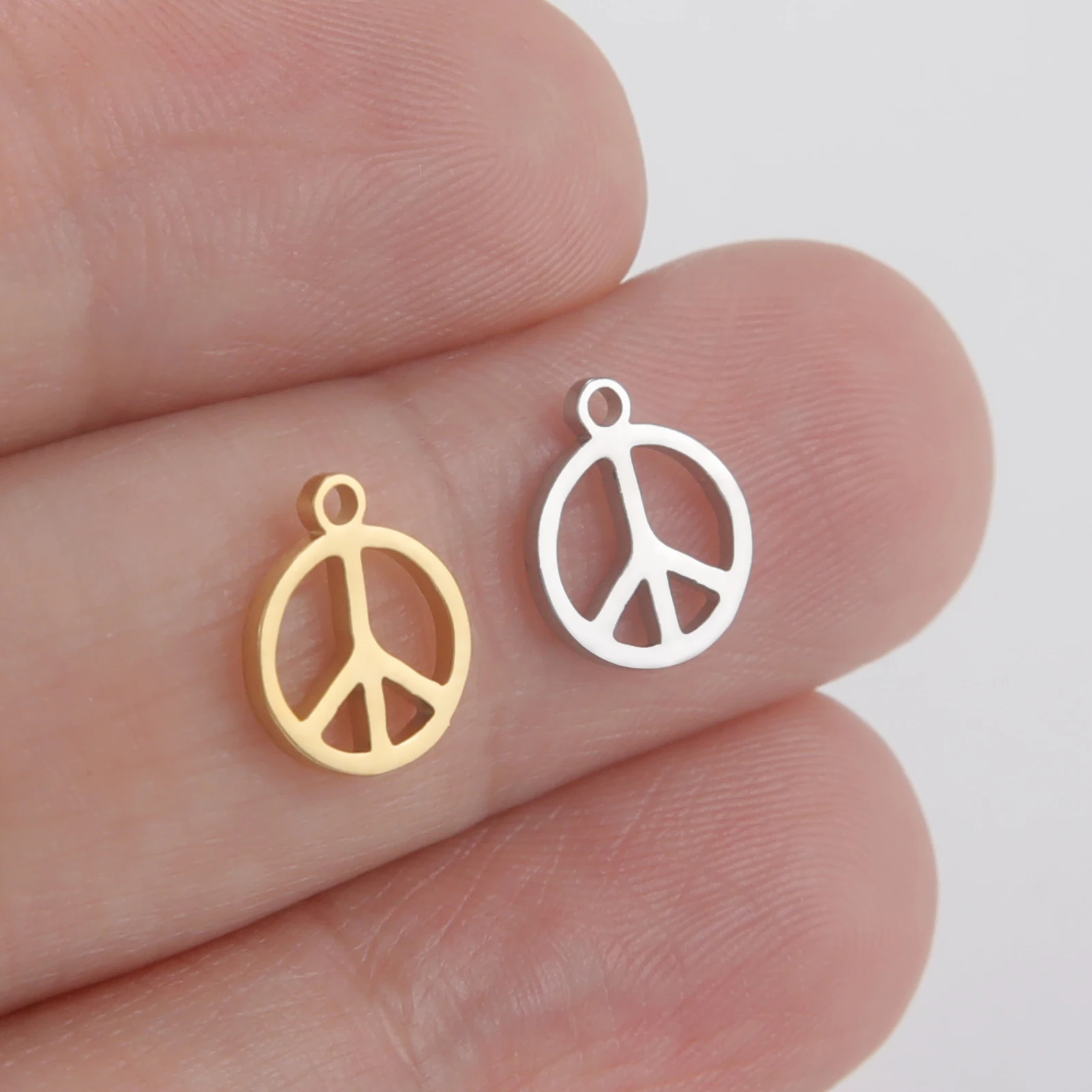 Hippie Style Peace Sign Pendant Peace Symbol Jewelry Stainless Steel 1960s Party Accessory Necklace for Men Women