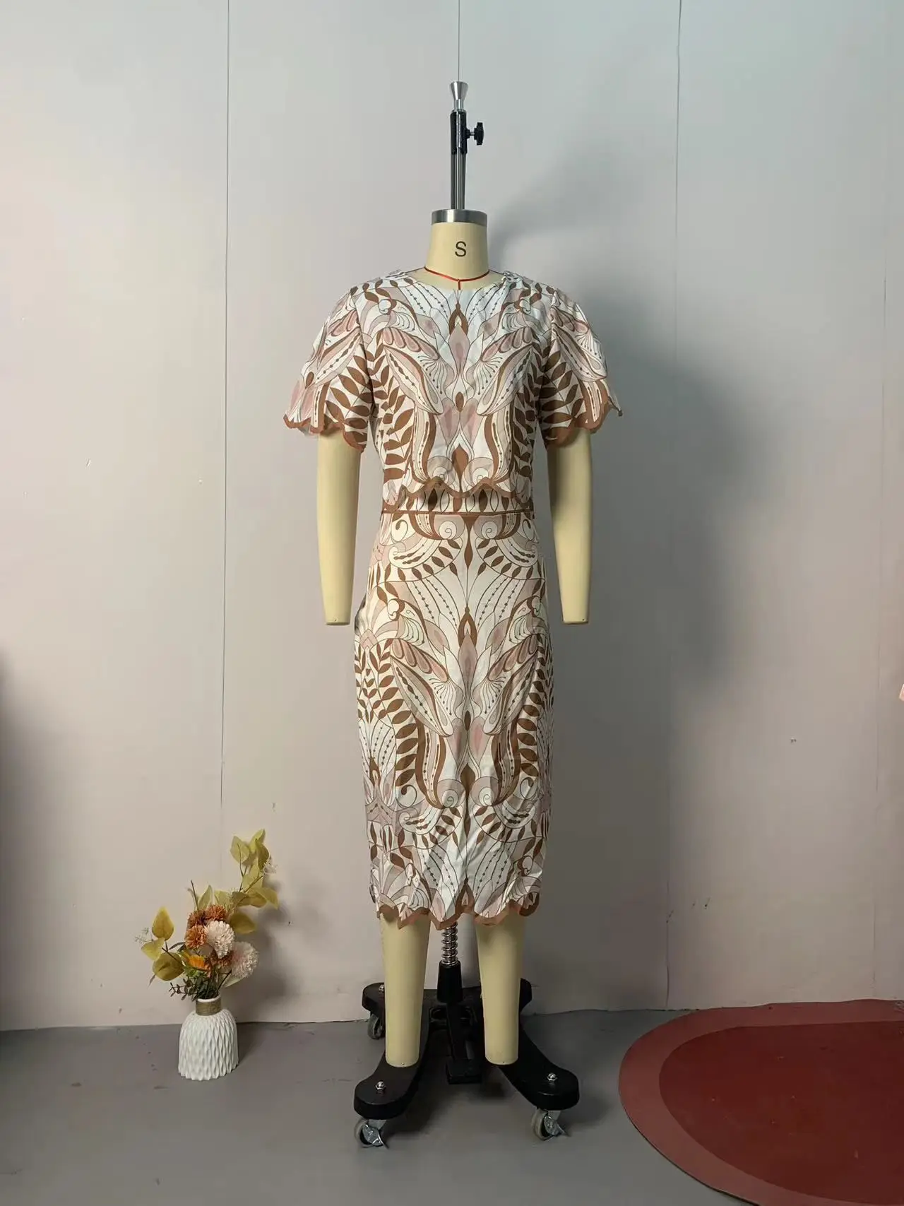 صيف جديد أزياء المرأة عارضة العصرية المطبوعة فضفاض 2 قطعة مجموعات س الرقبة قصيرة الأكمام تي شيرت منتصف العجل طول التنانير الإناث #6