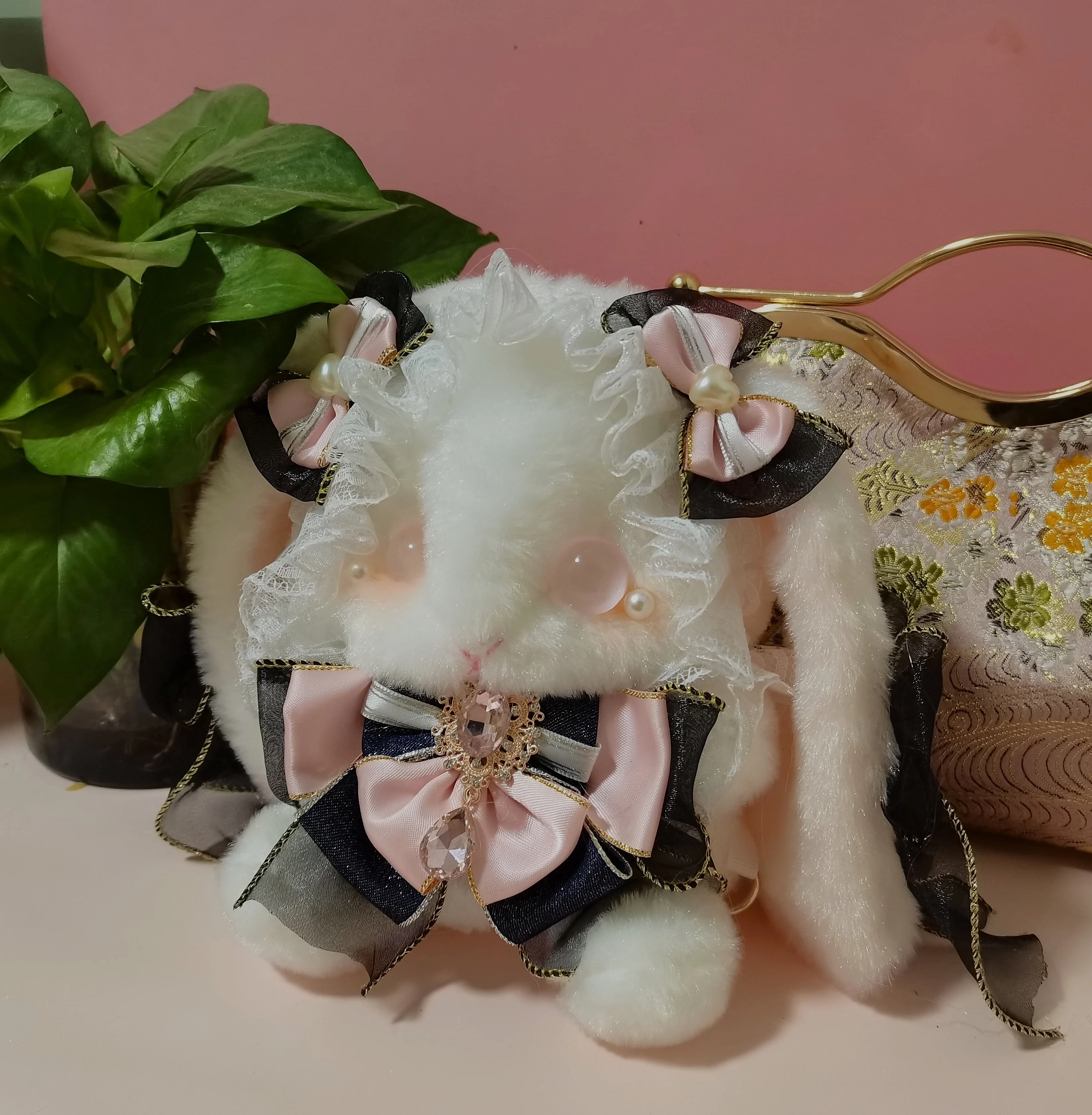 Dophee-Bolso de conejo Lolita Original para niñas, bolsa de mensajero con cadena de perlas y lazo de diamantes de imitación, muñeca de felpa para