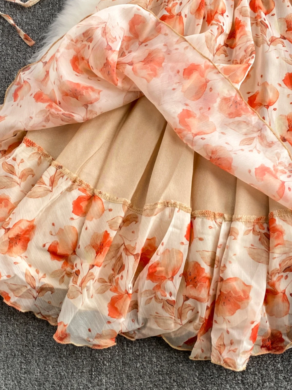 Vestido F Sem Mangas em Chiffon com Detalhes em Renda Floral Doce, Cintura Alta, Estilo A-line, Cor Laranja Vermelha