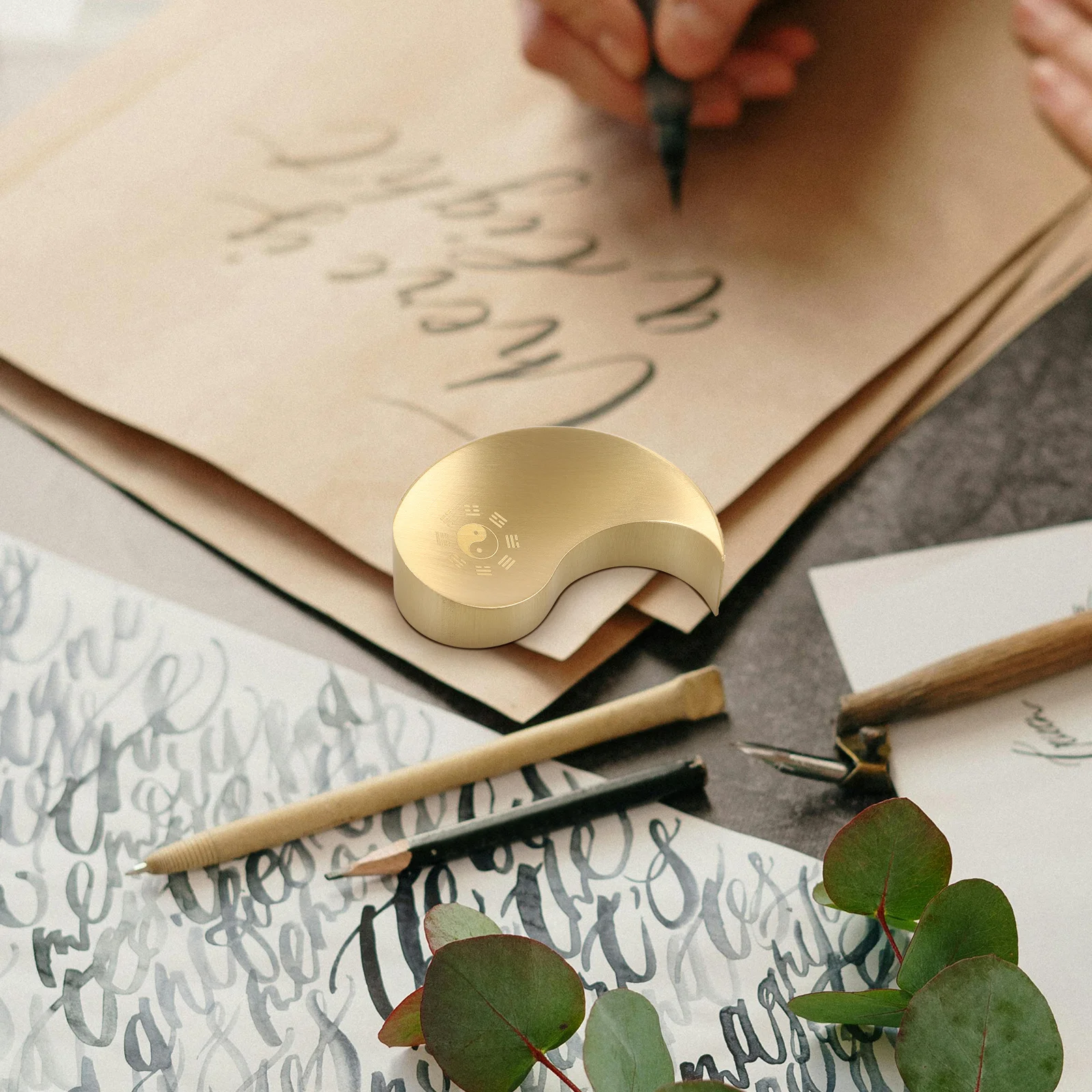 

Solid Brass Paperweight Rectangular Smooth Edges Safe Comfortable Use Chinese Calligraphy Painting Writing Decorative Tool