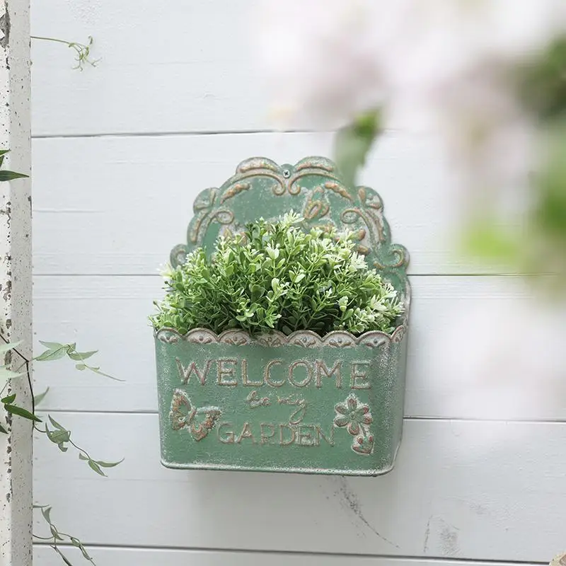 

Distressed Wrought Iron Wall Planter - Vintage European Hanging Basket for Garden & Balcony, Rustic Decor Organizer with Storage