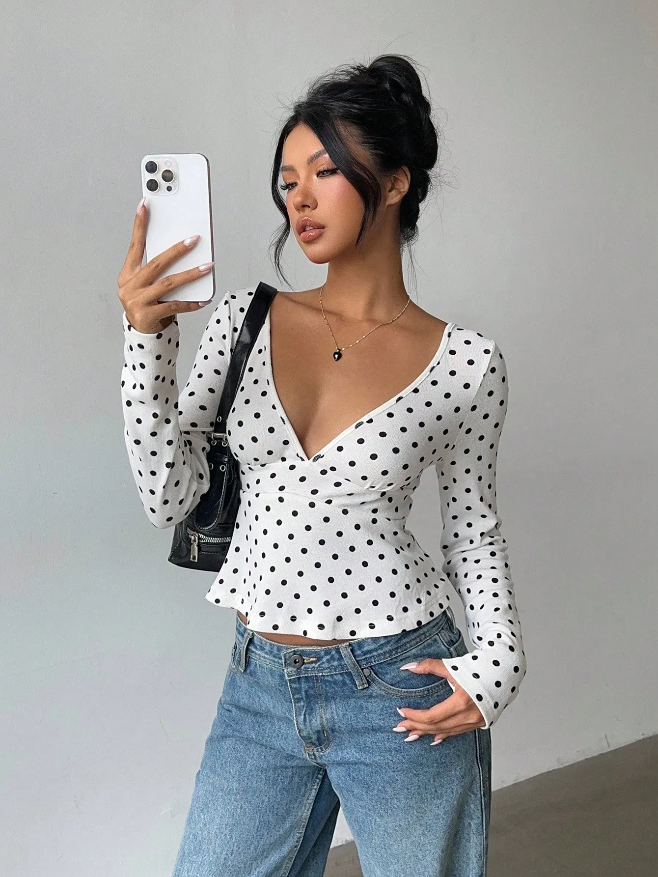 秋服 水玉模様トップス オールドマネー お出かけトップス カジュアル 多用途 ブラック 水玉模様 スリムフィット Vネック 長袖