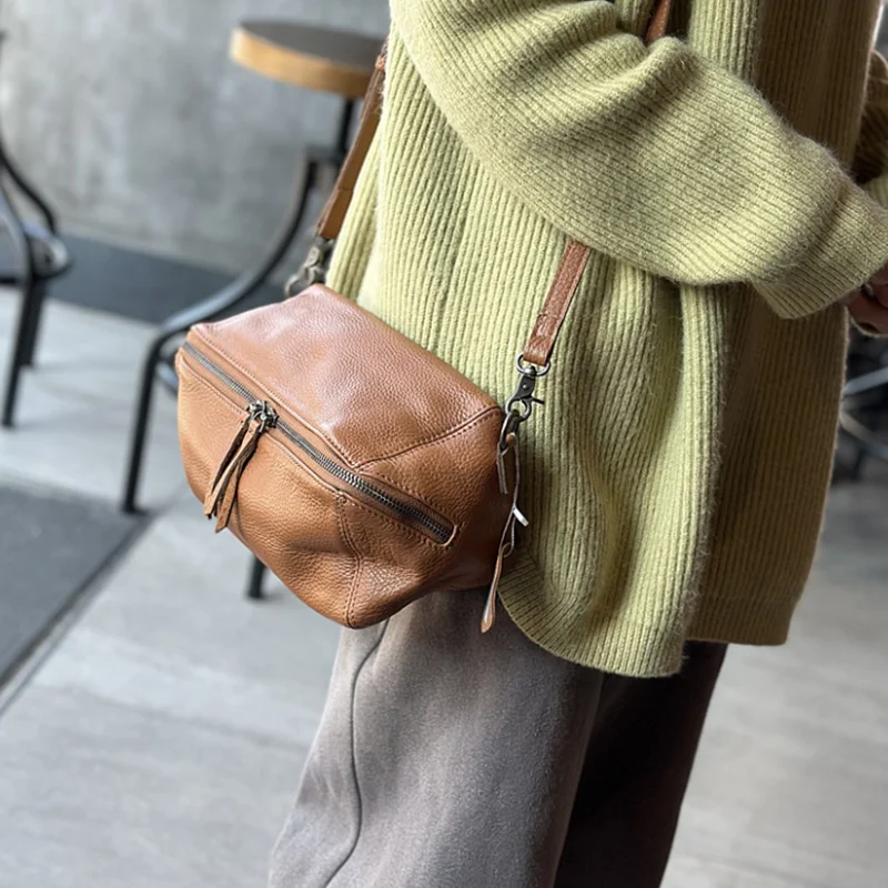 2024 new vintage female bag plant tanned cow leather single shoulder crossbody bag leather bucket fashion small bag