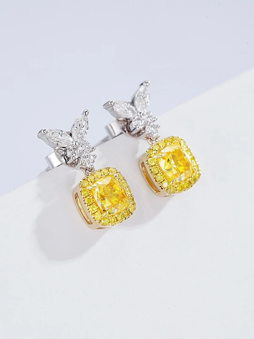 18K gold and White gold 1 carat yellow diamond stud Lab Grow Diamond CVD brilliant Yellow pillow shaped horse eye square stud