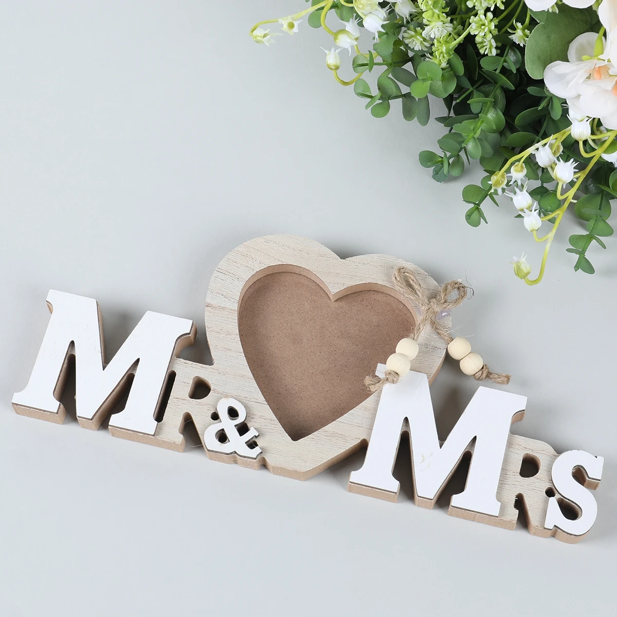 

Wedding Natural Wooden Ornaments Mr & Mrs Love Heart Photo Frame for Wedding Decor Home Table Decoration Valentine's Day Gift