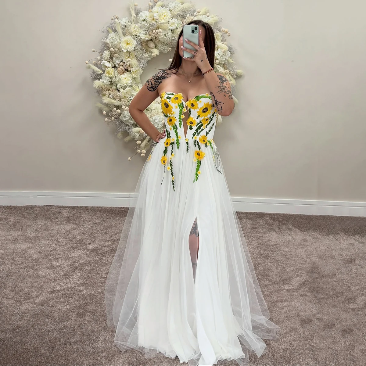 Embroidery Yellow Dress - Suknia ślubna z odpinanymi długimi rękawami