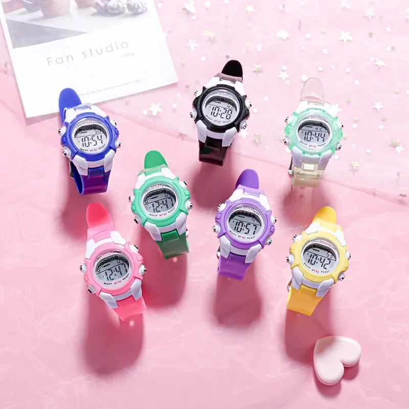 Fashion Electronic Wristwatch for Boys and Girls Simple Design Silicone Strap Kids Sports Watch Colorful LED Digital Watch Clock