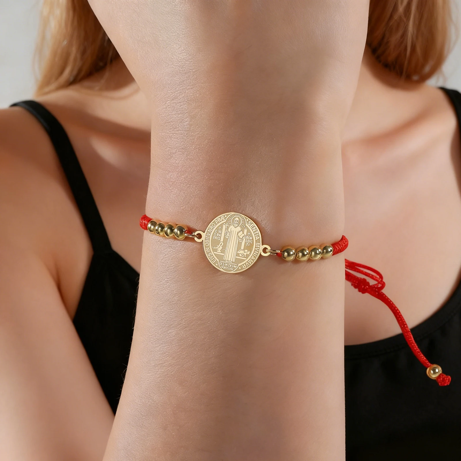 Edelstahl doppelseitige Saint Benedict Exorzismus Kreuz Charm Armband Frauen Männer Einstellbare Rot Schwarz Seil Armbänder Schmuck – Detail 4