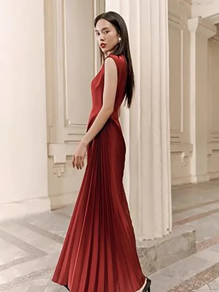 LISM Mode vrouwen Avondjurk Geplooide Onregelmatige Effen Kleur Mouwloos Satijn Elegante Feestjurken 2024 Herfst Nieuwe