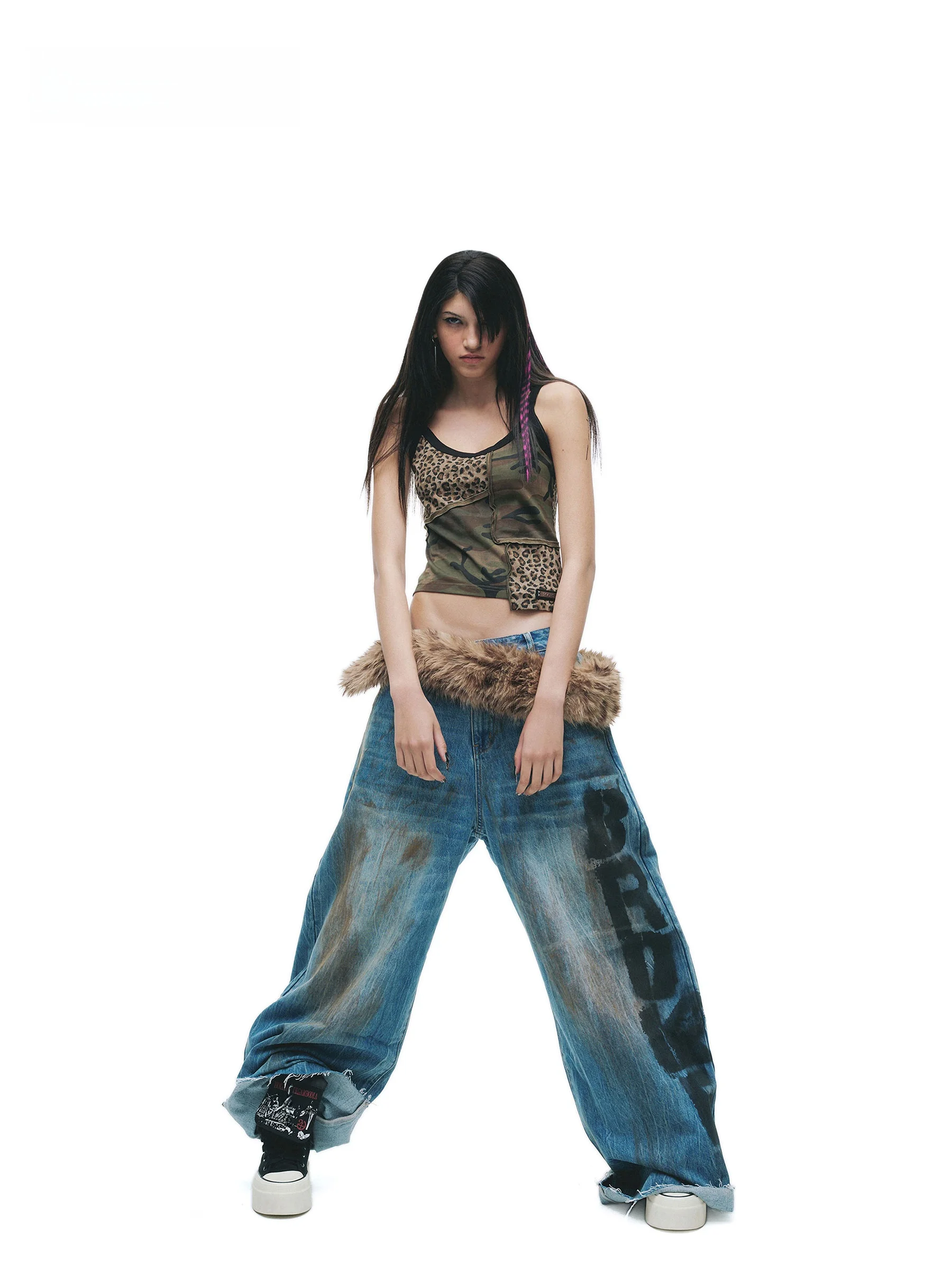

Hand-Drawn Graffiti Denim Jeans Set with Mud Dyeing Process Youth Cotton Wide Leg Jeans Natural Waist Zipper Closure Spring S...