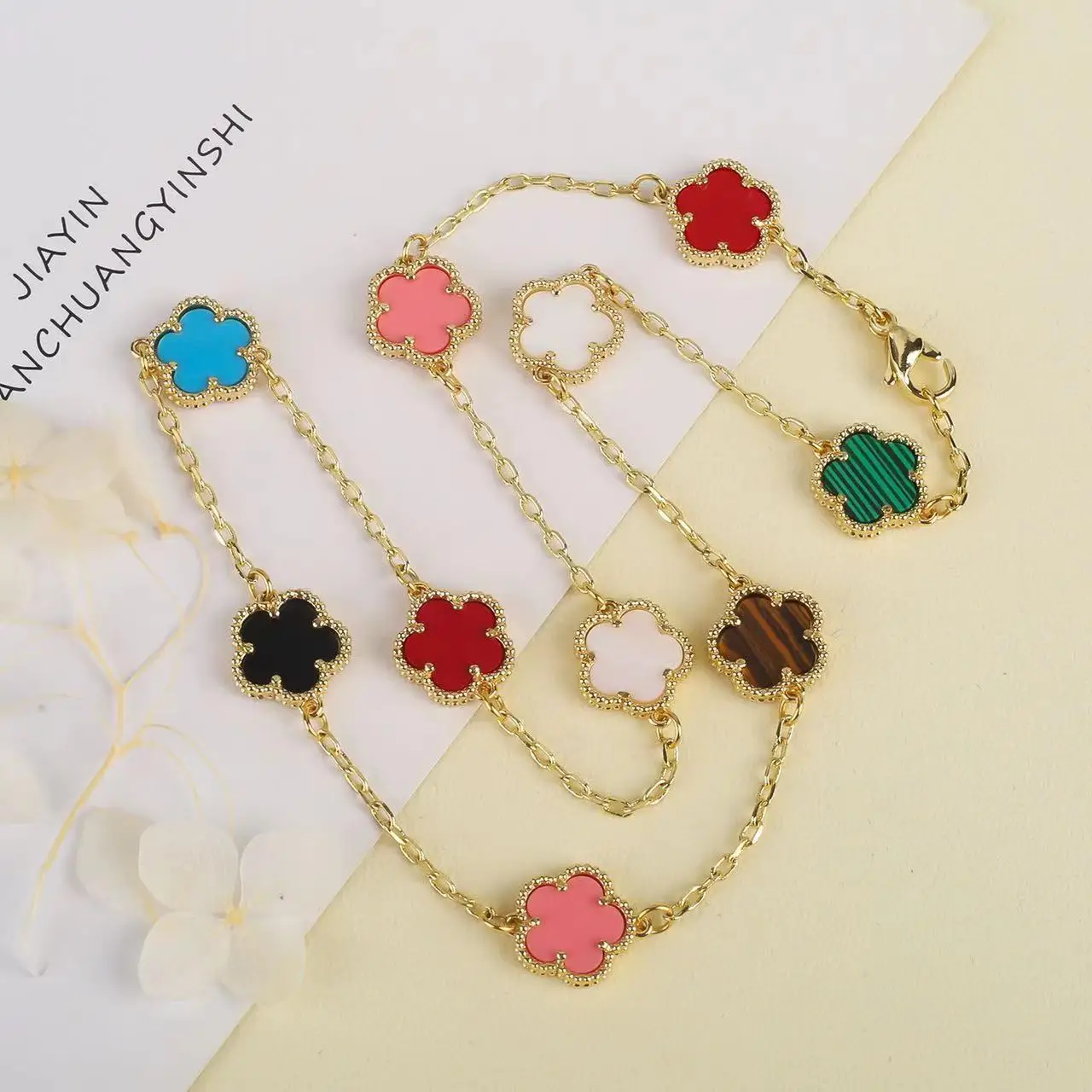 Collar de flores de cinco hojas para mujer, conjunto de joyería clásico y simple, adecuado para uso diario en fiestas, 10 colores, 2024