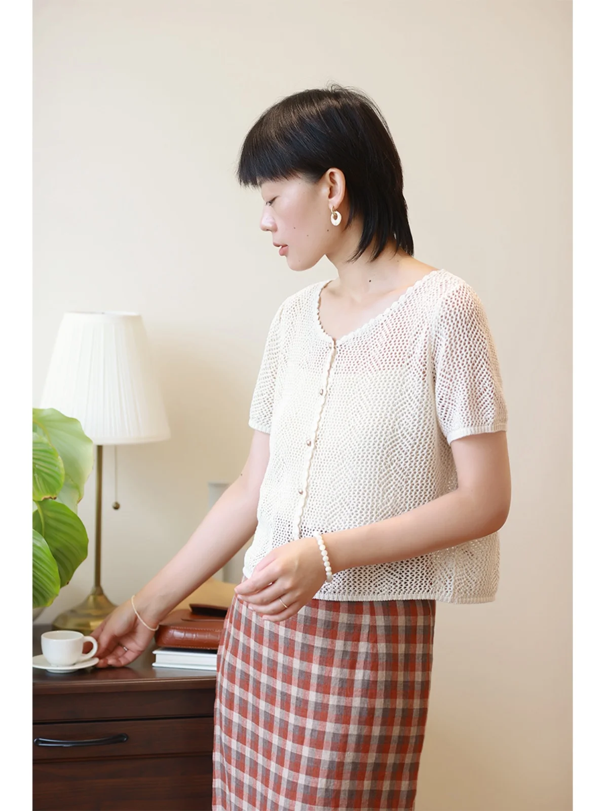 

Тонкий вязаный кардиган из хлопковой смеси с эффектом шелка для женщин, с круглым вырезом и коротким рукавом, летняя новинка, верхняя одежда, топ с открытым передом